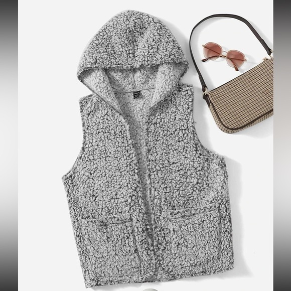 SHEIN Sherpa Hooded Vest - Picture 1 of 3